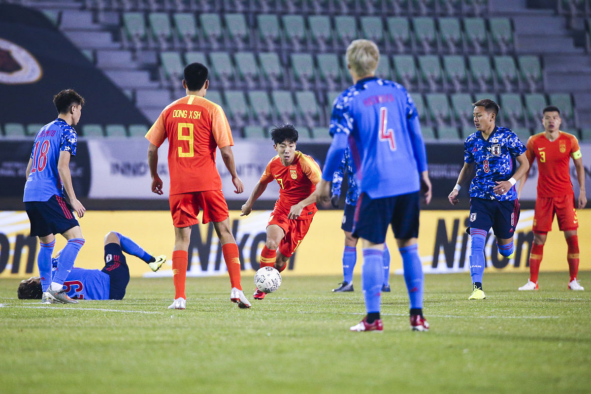 国内足球比赛成为人们追逐焦点 国内足球比赛成为人们追逐焦点