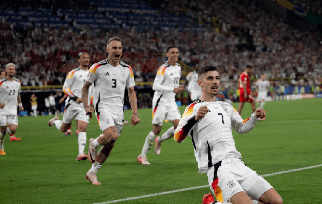 包含意大利成功晋级欧洲杯预选赛，击败对手取得关键胜利的词条