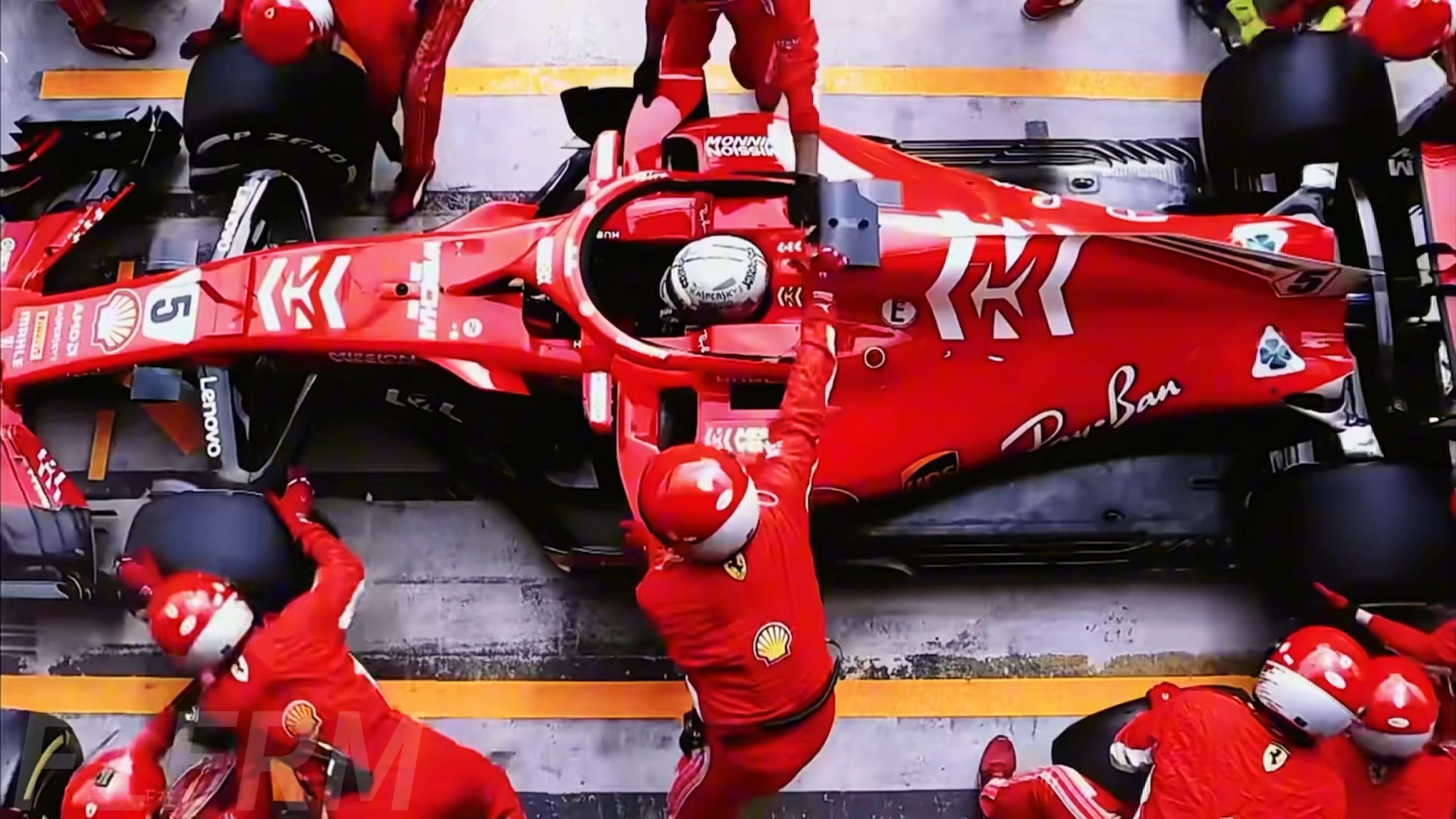 关于红牛车队力克迈凯伦，拉塞尔点燃赛场的信息