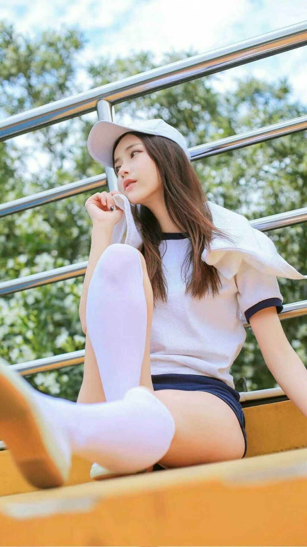 热火火力压制雄鹿,恩比德在NBA总决赛接管比赛