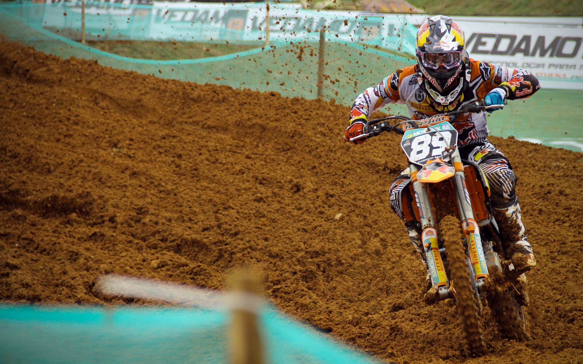 奥利维耶攻防两端统治赛场,波兰铁骑击溃皇家社会