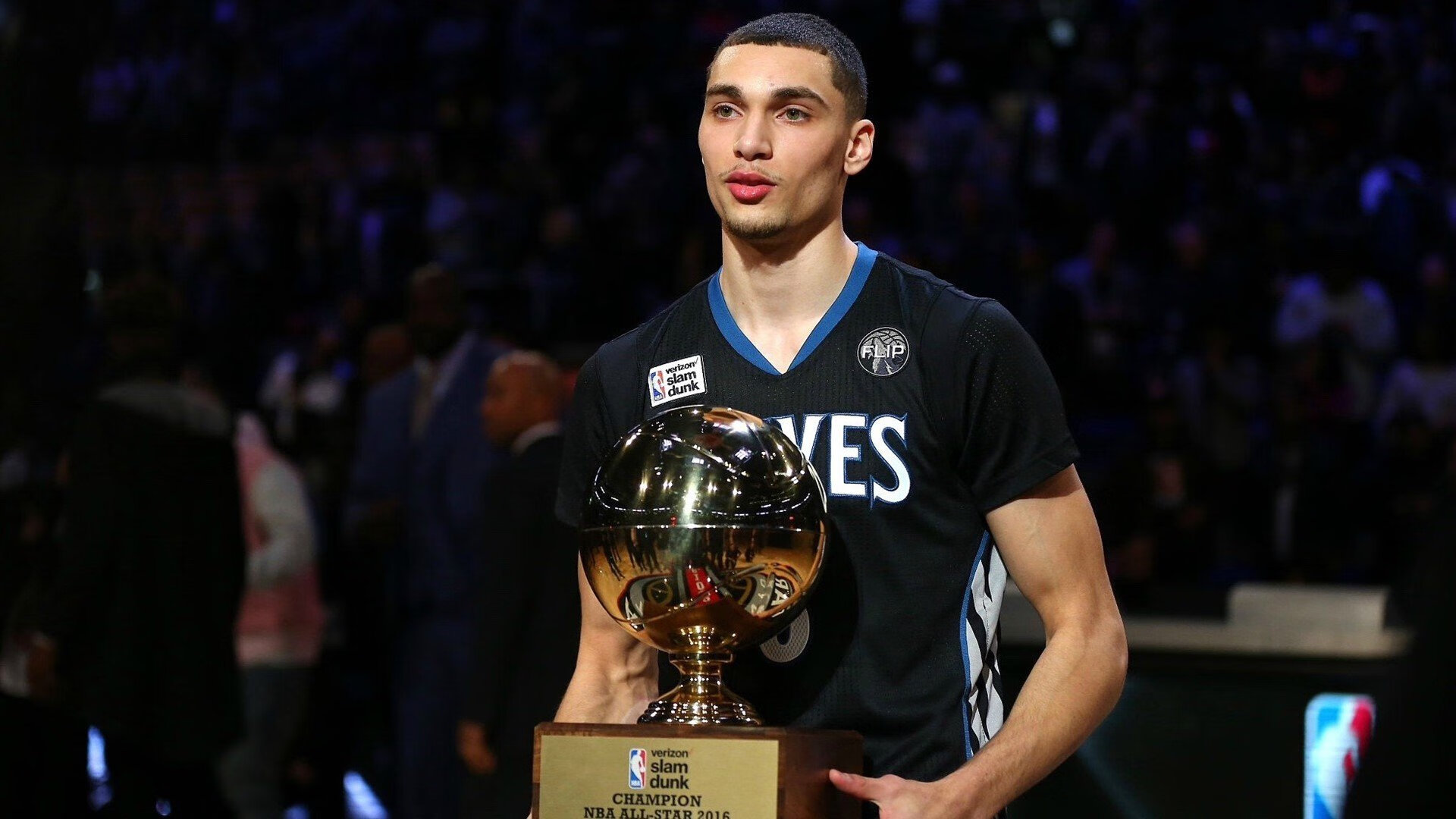 孤峰独峙,当马刺的钢铁洪流与乔治的孤胆王座,共同书写季后赛的唯一史诗